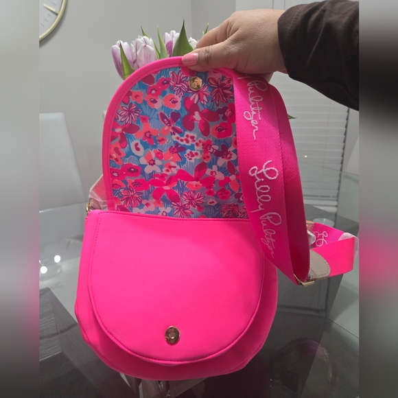 New LILLY PULITZER GIAVANNA AURA PINK NEOPRENE CROSSBODY BAG PURSE - Picture 4 of 11